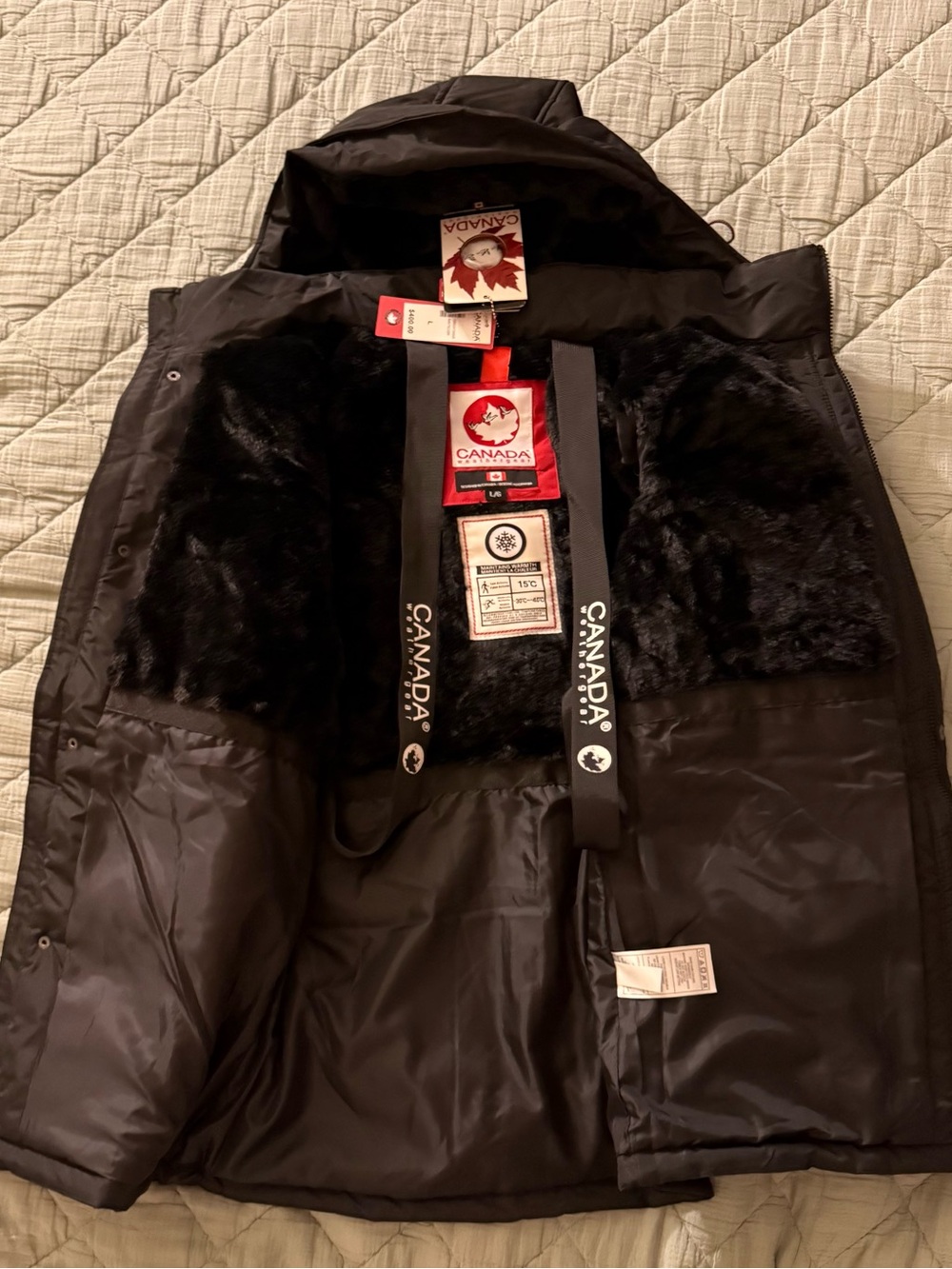 Men's Black Hooded Puffer Coat with Front Pockets - Picture 5 of 9